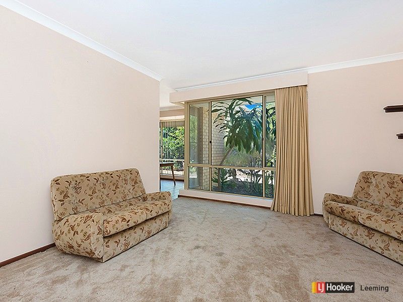 4 Franklyn Place, Willetton WA 6155, Image 2