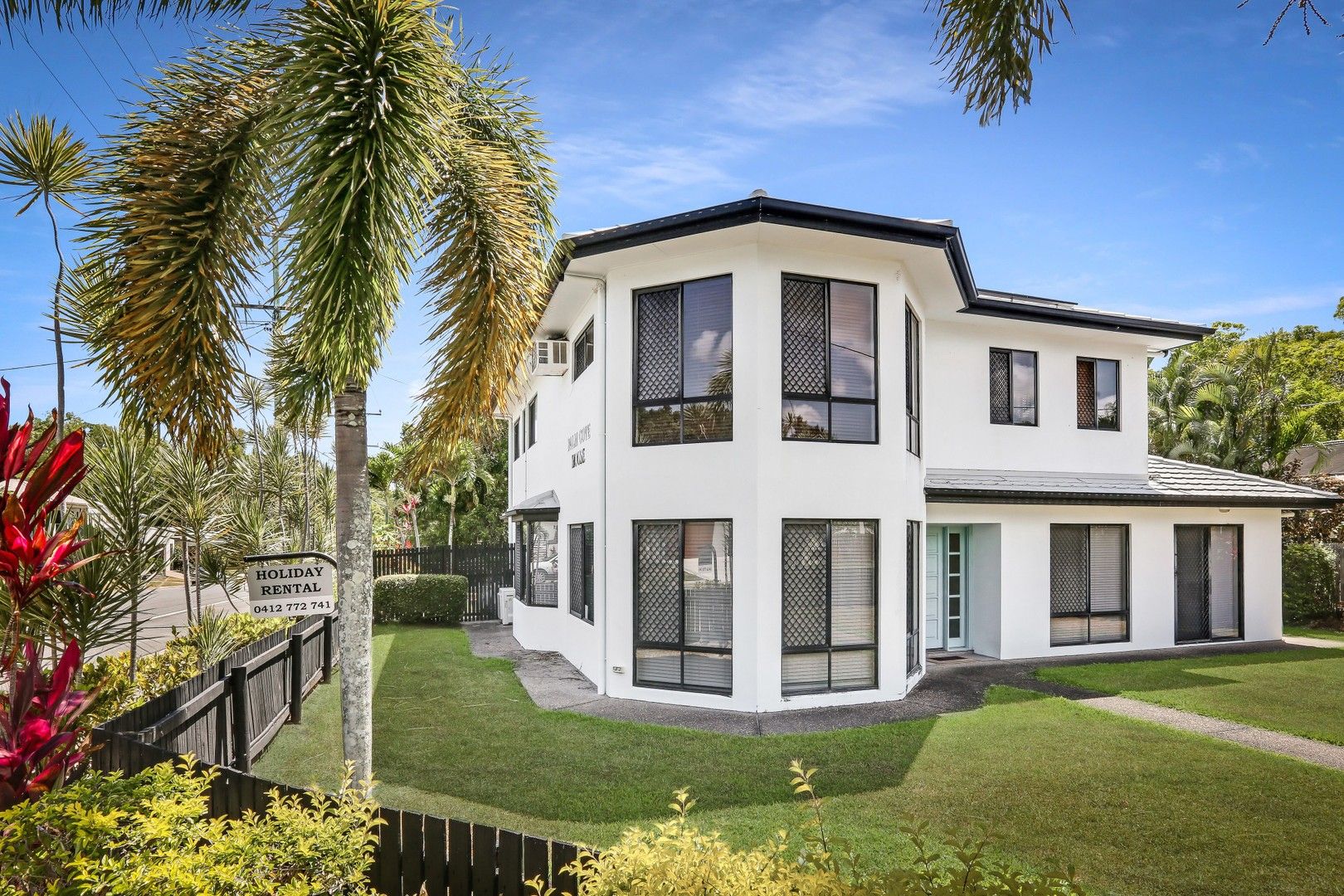 5 bedrooms House in 38 Trivia Street PALM COVE QLD, 4879