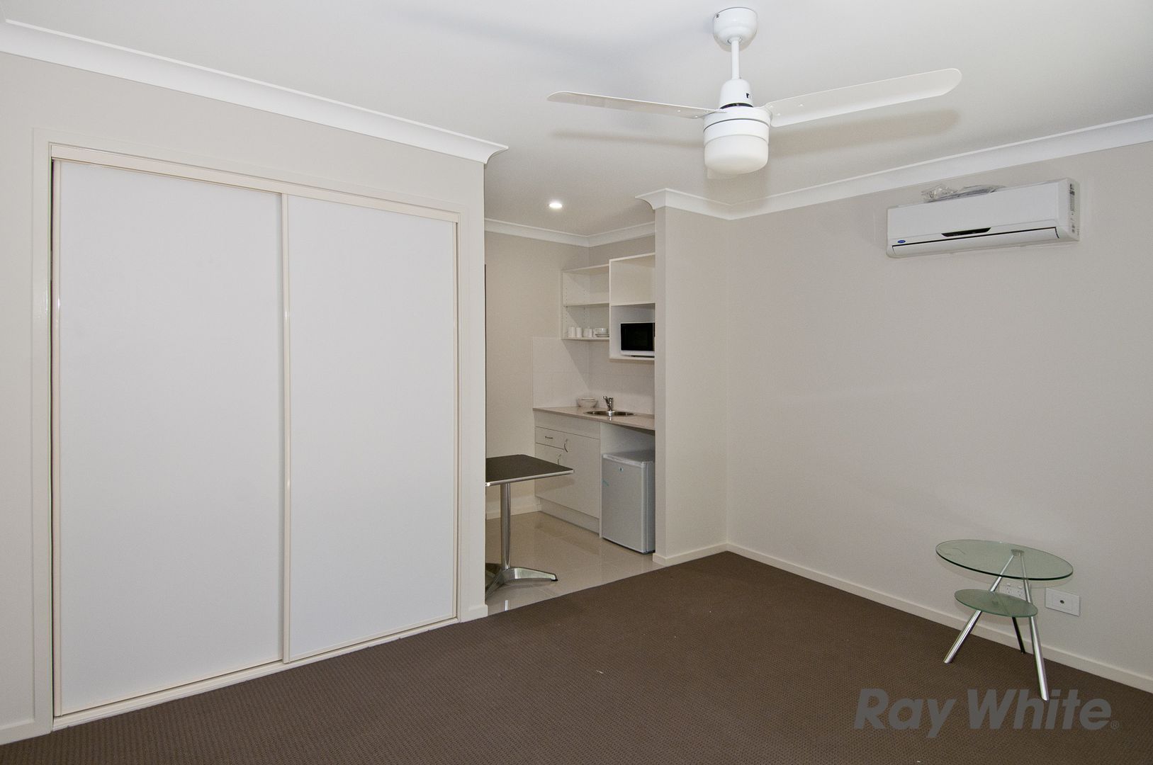 Room 4, 43B Short Street, Loganlea QLD 4131, Image 2