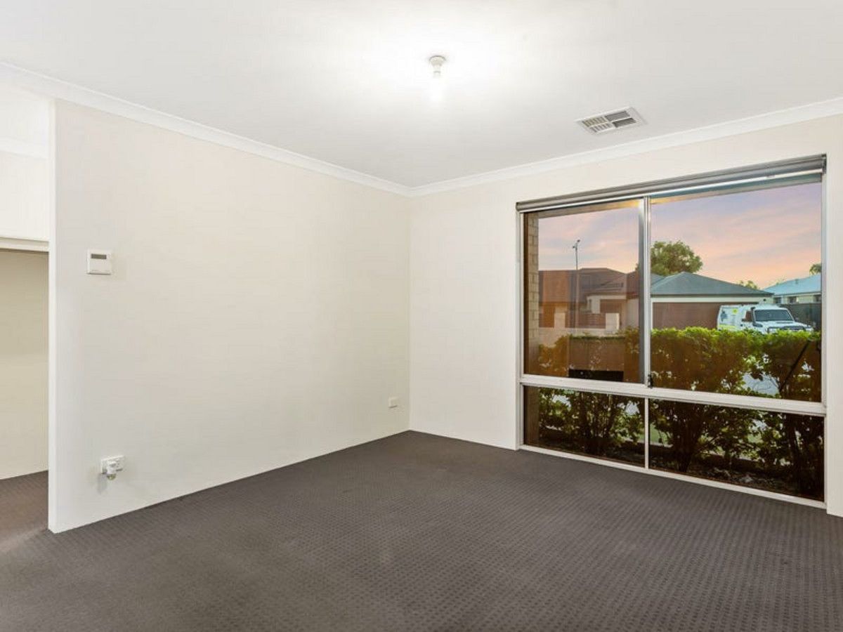 7 Pulchella Ramble, Banksia Grove WA 6031, Image 2