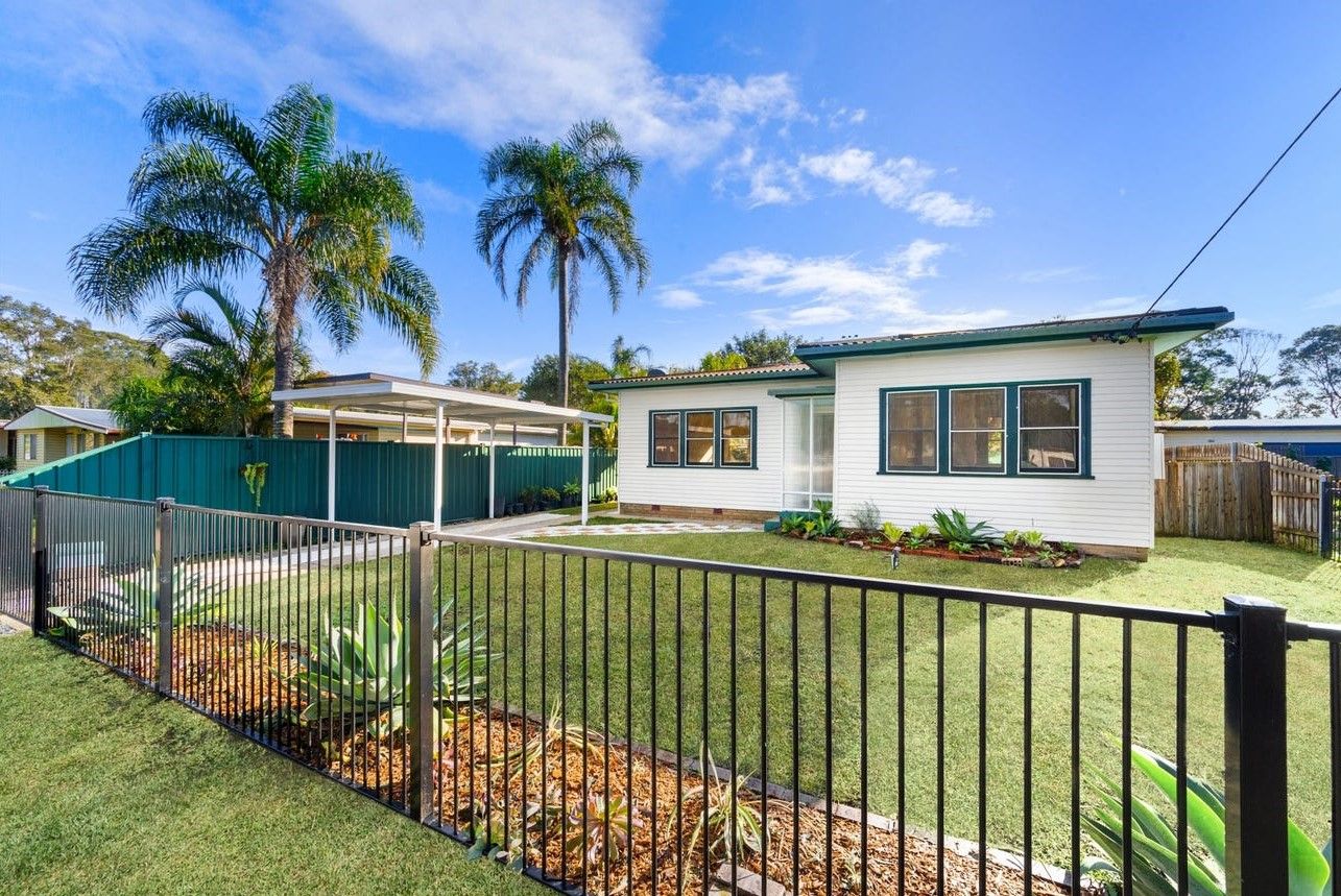 2 bedrooms House in 32 Boronia Avenue WOY WOY NSW, 2256