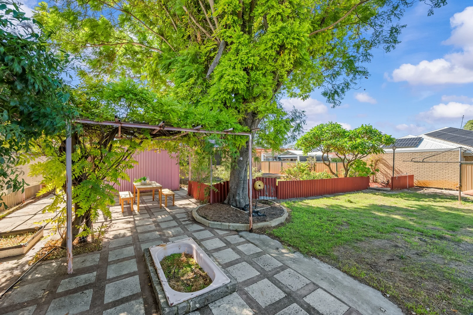 Additional image 21 of 290 Robinson Avenue, Cloverdale WA 6105