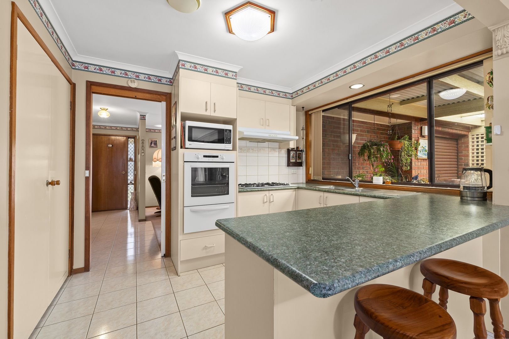 5 Tenterden Place, Mill Park VIC 3082, Image 1