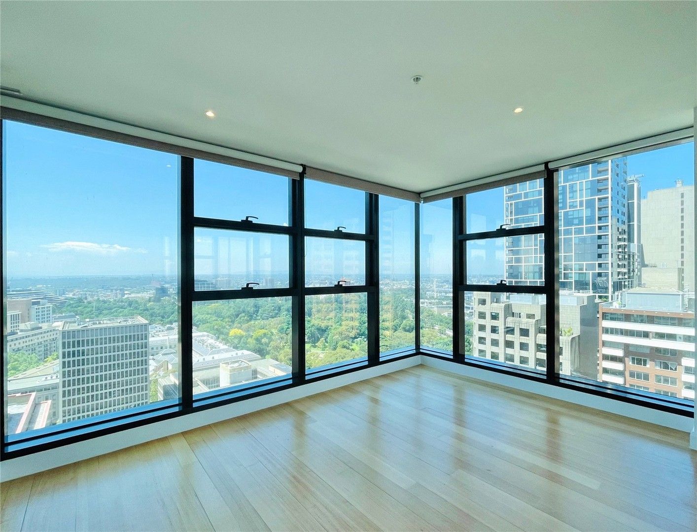 1 bedrooms Apartment / Unit / Flat in 2207/27 Little Collins Street MELBOURNE VIC, 3000