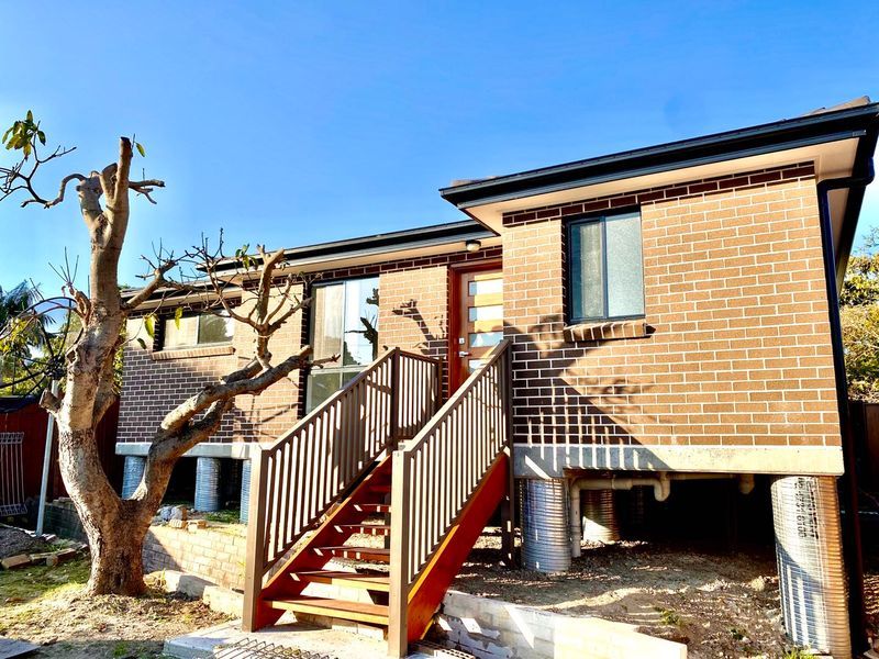 2 bedrooms House in 172 Woniora Rd SOUTH HURSTVILLE NSW, 2221