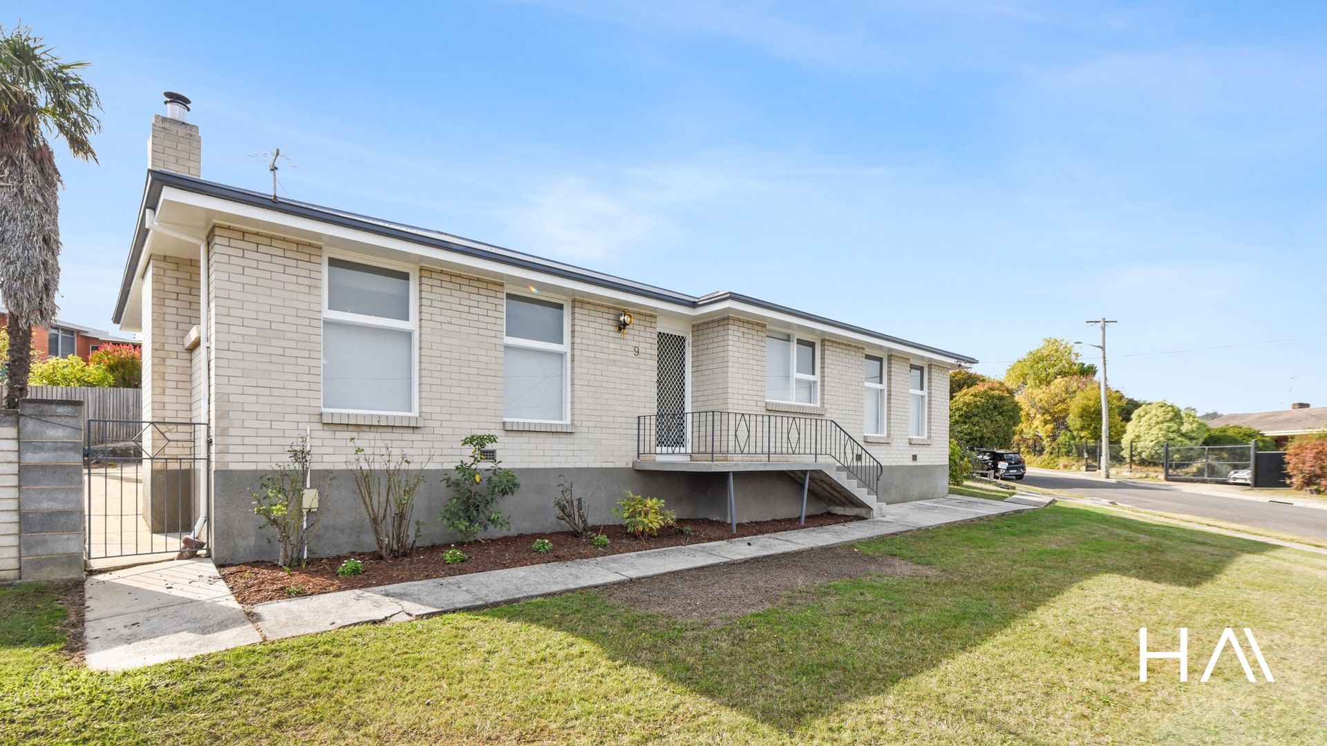 9 Crandon Crescent, Newnham TAS 7248, Image 0