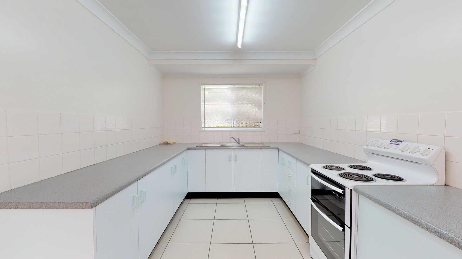 3 bedrooms Apartment / Unit / Flat in 1/4 Schofield Street THE RANGE QLD, 4700