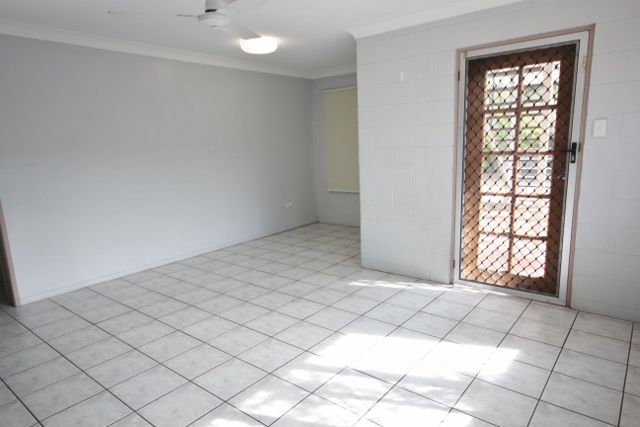 93 Bundock, Belgian Gardens QLD 4810, Image 2