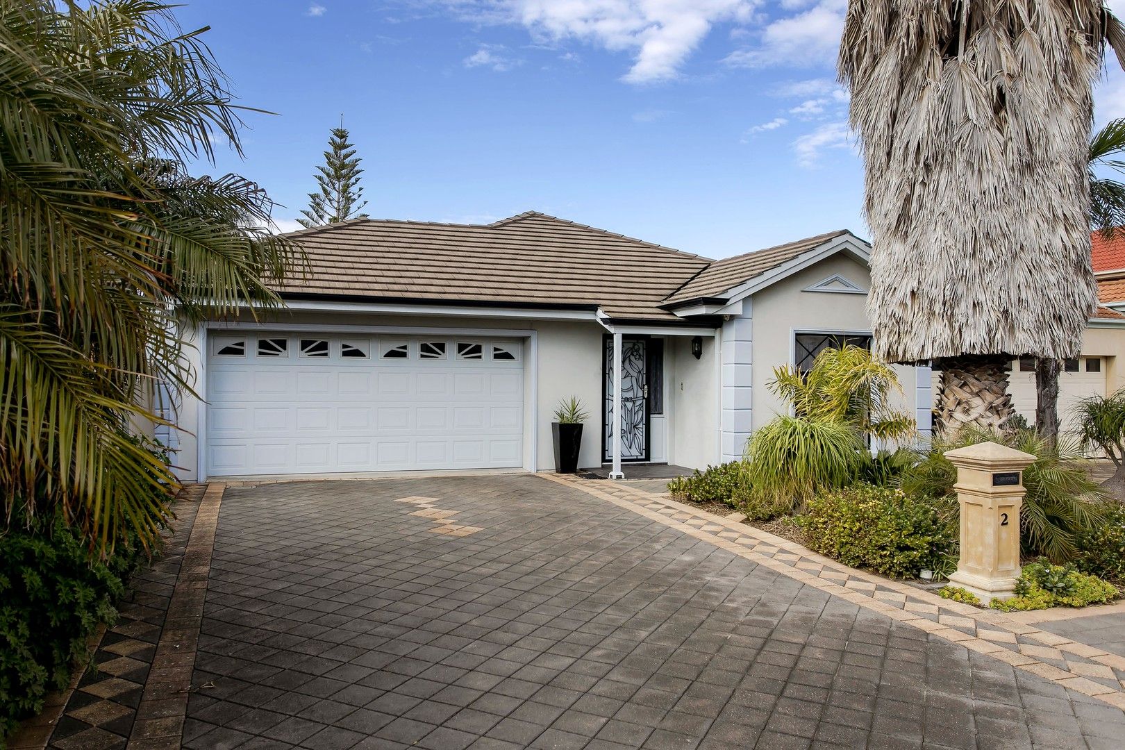 2 Mawson Close, Tennyson SA 5022, Image 1