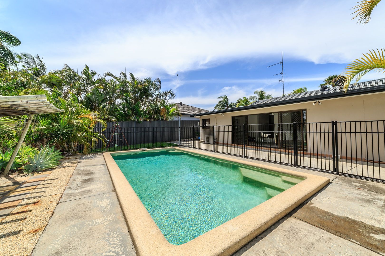 14 Aldrin Avenue, Benowa QLD 4217, Image 2