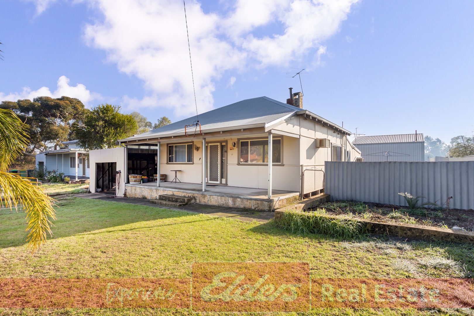 18 Raymond Street, Collie WA 6225, Image 2