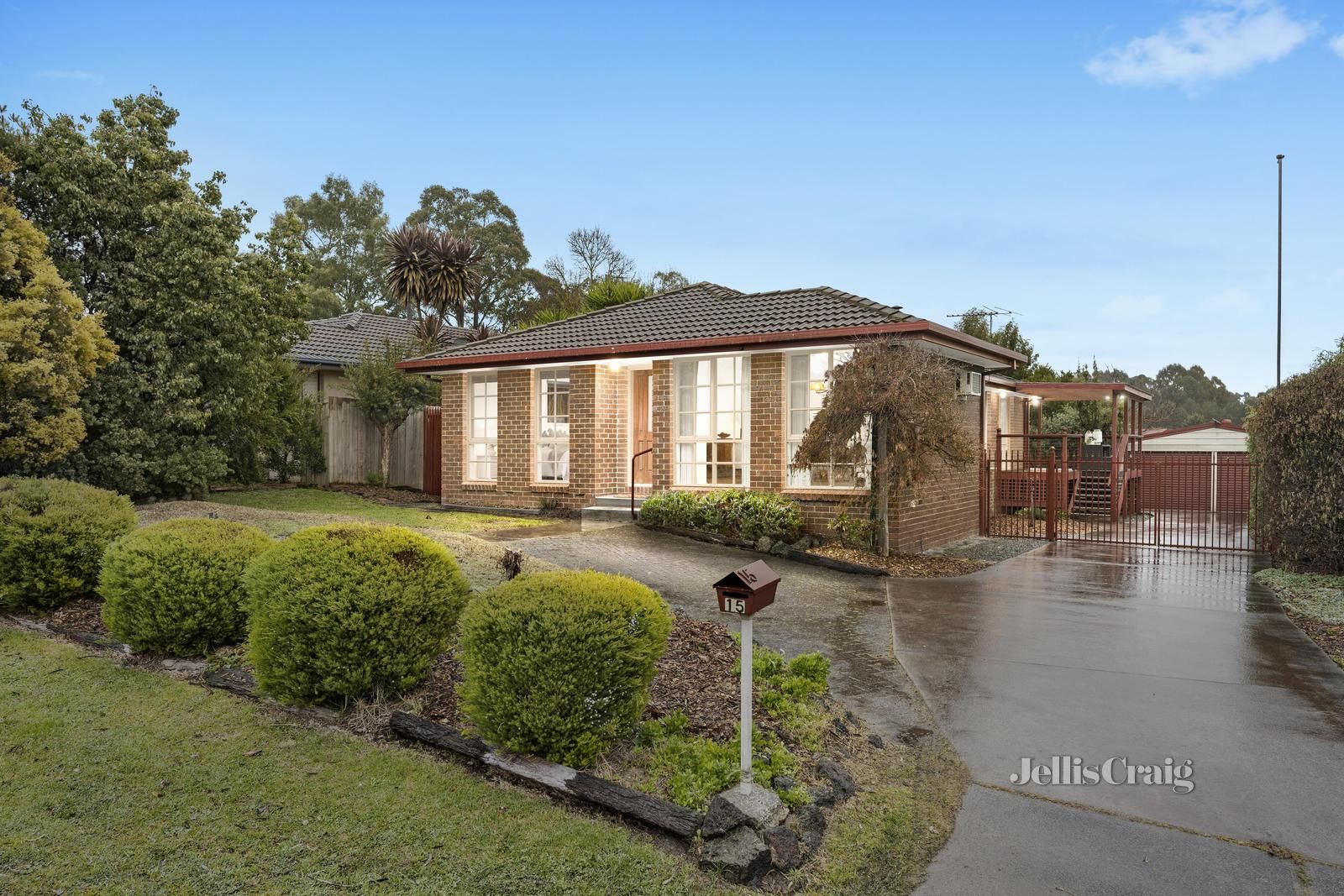 4 bedrooms House in 15 Bligh Court LILYDALE VIC, 3140