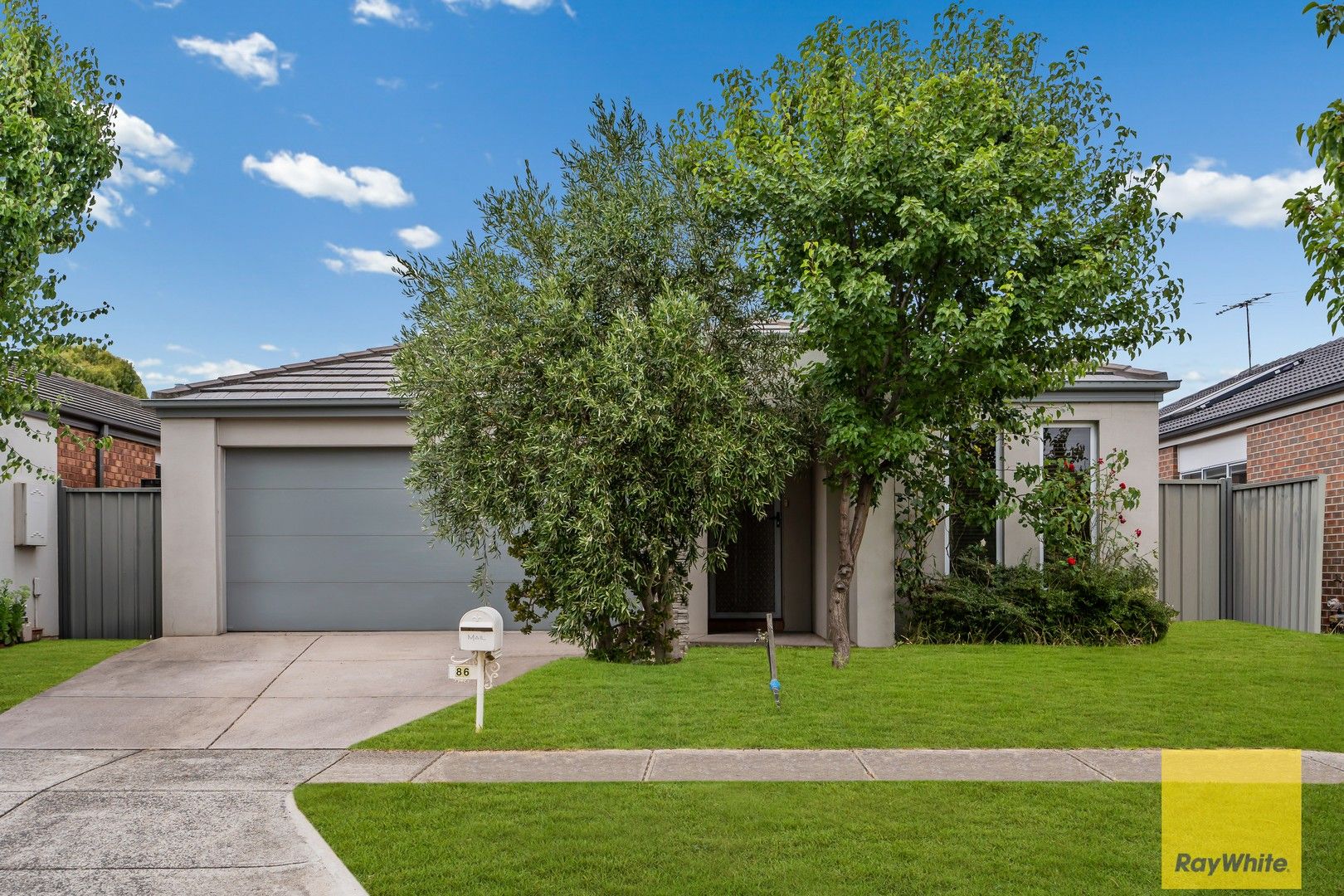4 bedrooms House in 86 Pioneer Drive DEER PARK VIC, 3023