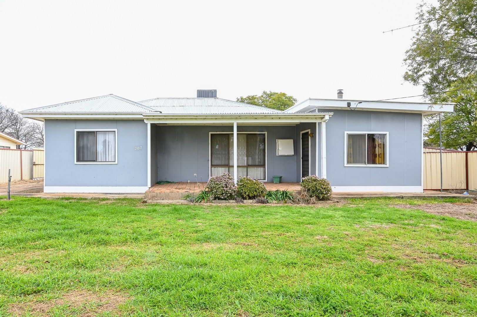 3 bedrooms House in 207 High Street HILLSTON NSW, 2675