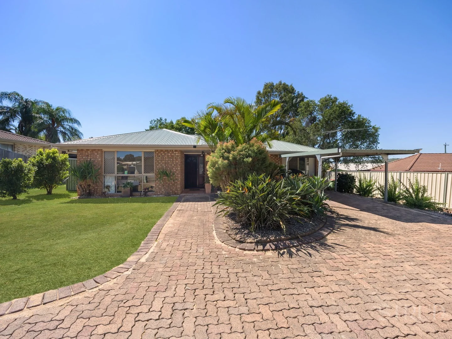 28 Burgess Street, Raceview QLD 4305