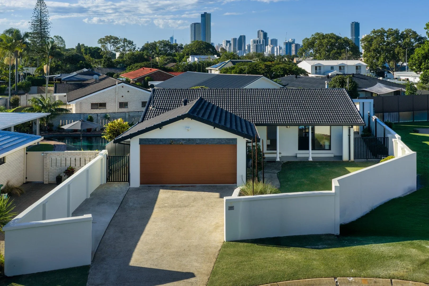 3 Fairsky Avenue, Mermaid Waters QLD 4218