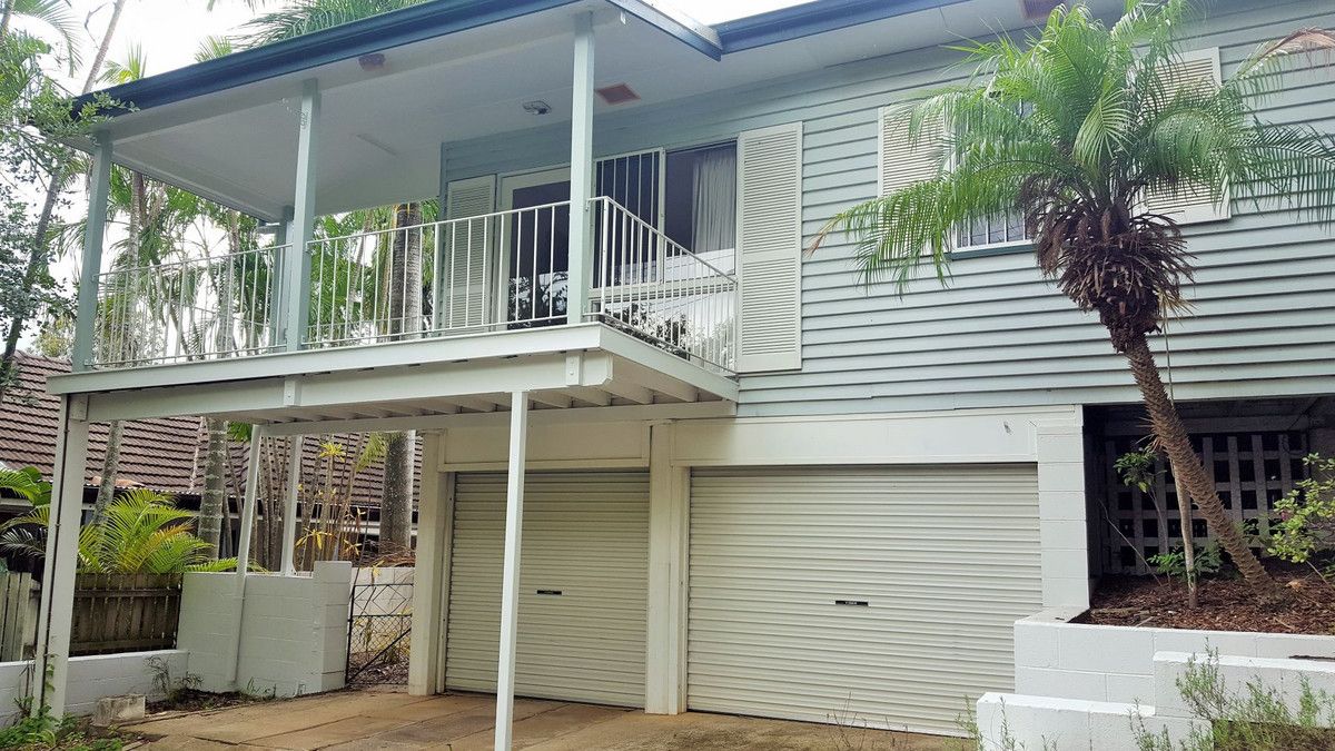 4 bedrooms House in 50 Armadale Street ST LUCIA QLD, 4067
