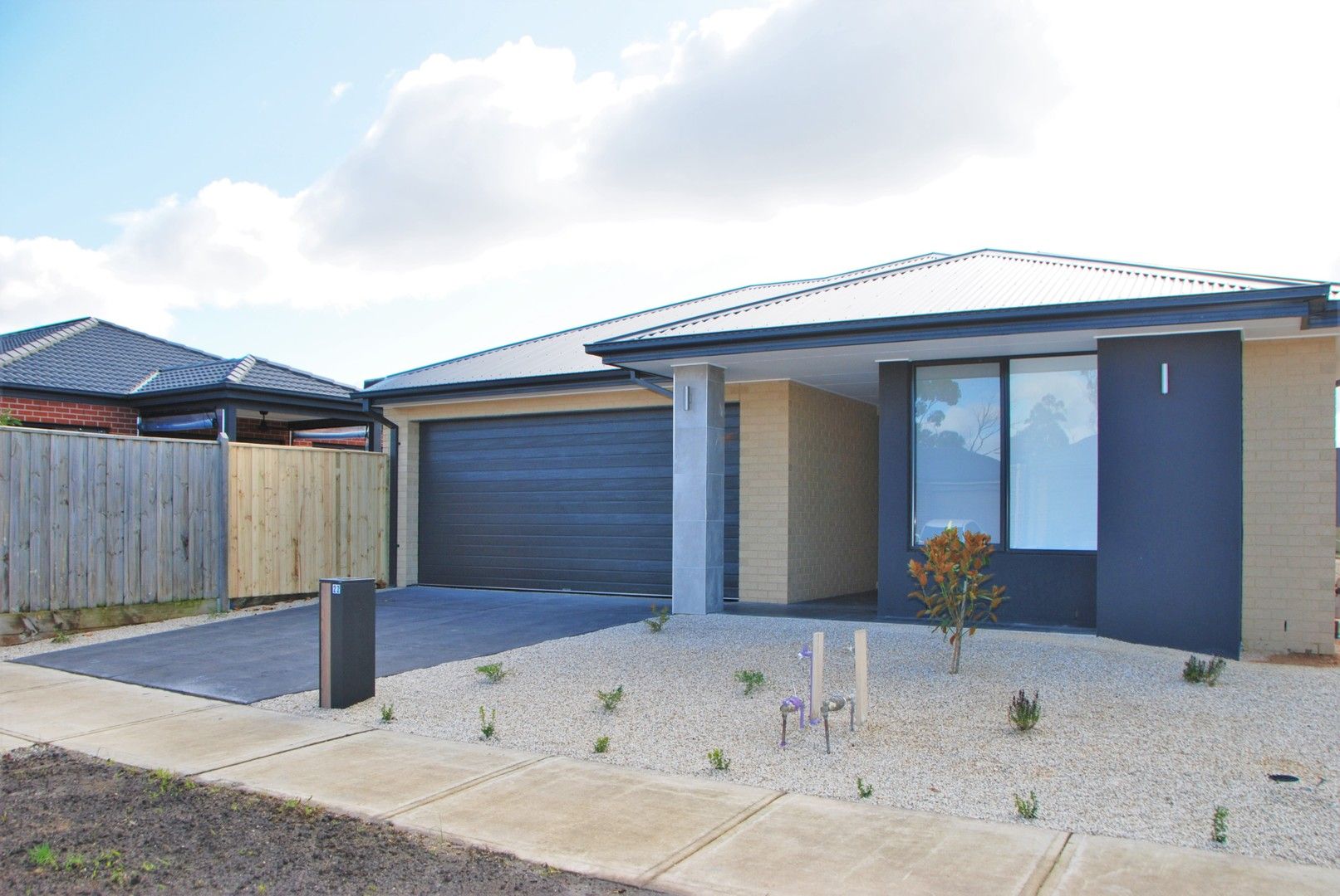 5 bedrooms House in 22 Monica Way BEACONSFIELD VIC, 3807