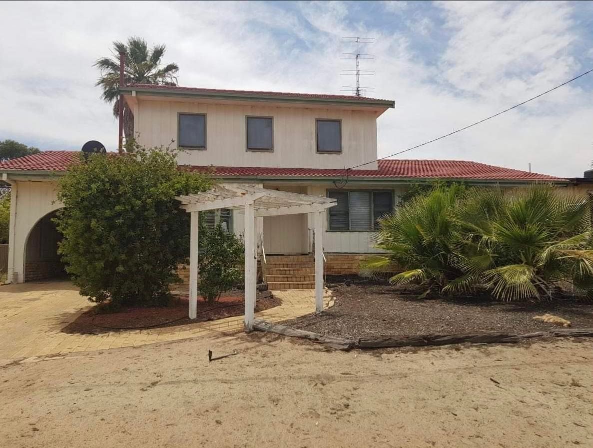 5 bedrooms House in 28 Clifford Street YORK WA, 6302