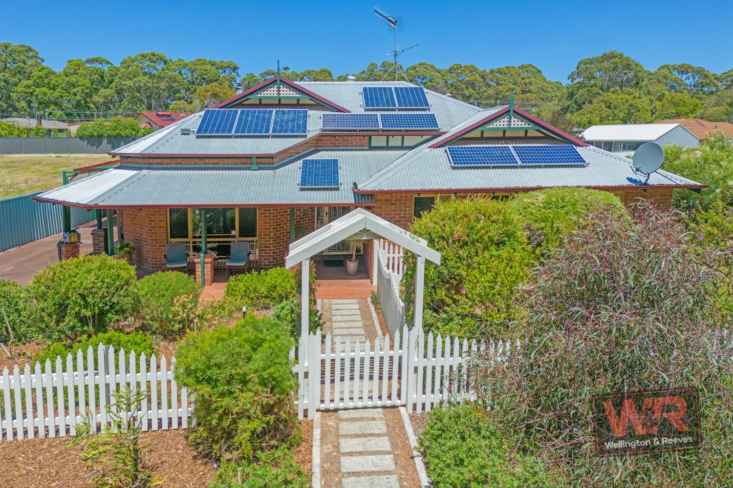 54 Gordon Street, Little Grove WA 6330, Image 2