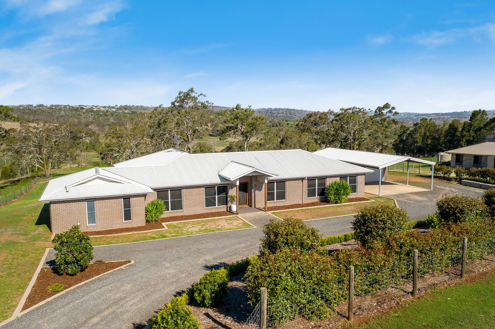27 Colonial Drive, Gowrie Junction QLD 4352