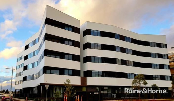 2 bedrooms Apartment / Unit / Flat in 305/2 Clark Street WILLIAMS LANDING VIC, 3027