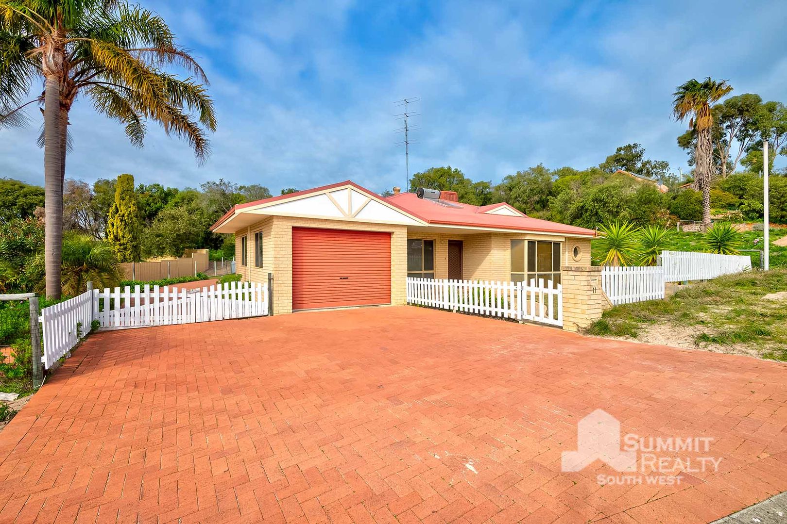 11 Yalgorup Court, Preston Beach WA 6215, Image 1