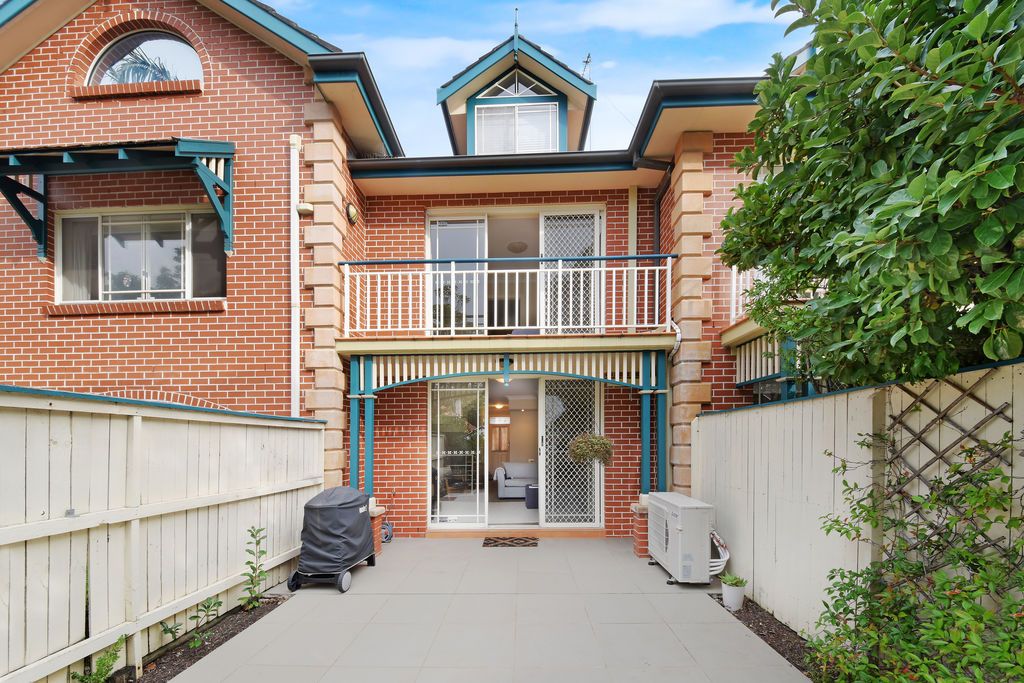 3 bedrooms Townhouse in 4/128 Holt Avenue CREMORNE NSW, 2090