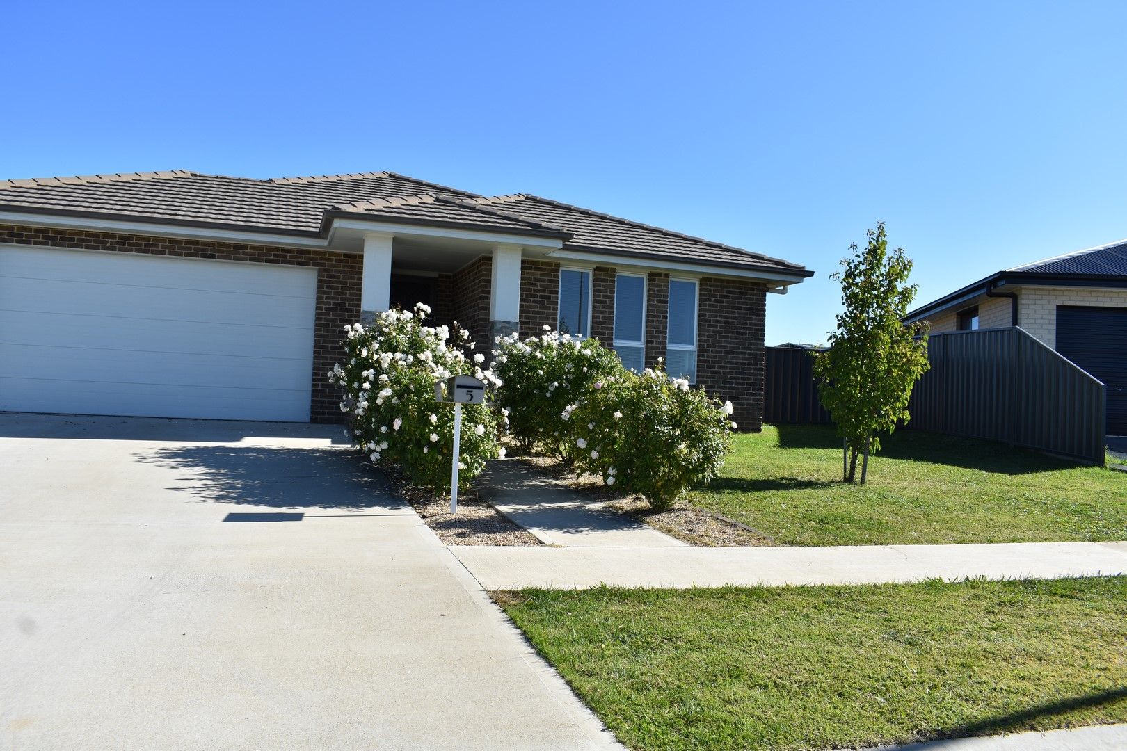 4 bedrooms House in 5 GARDINER ROAD GOULBURN NSW, 2580