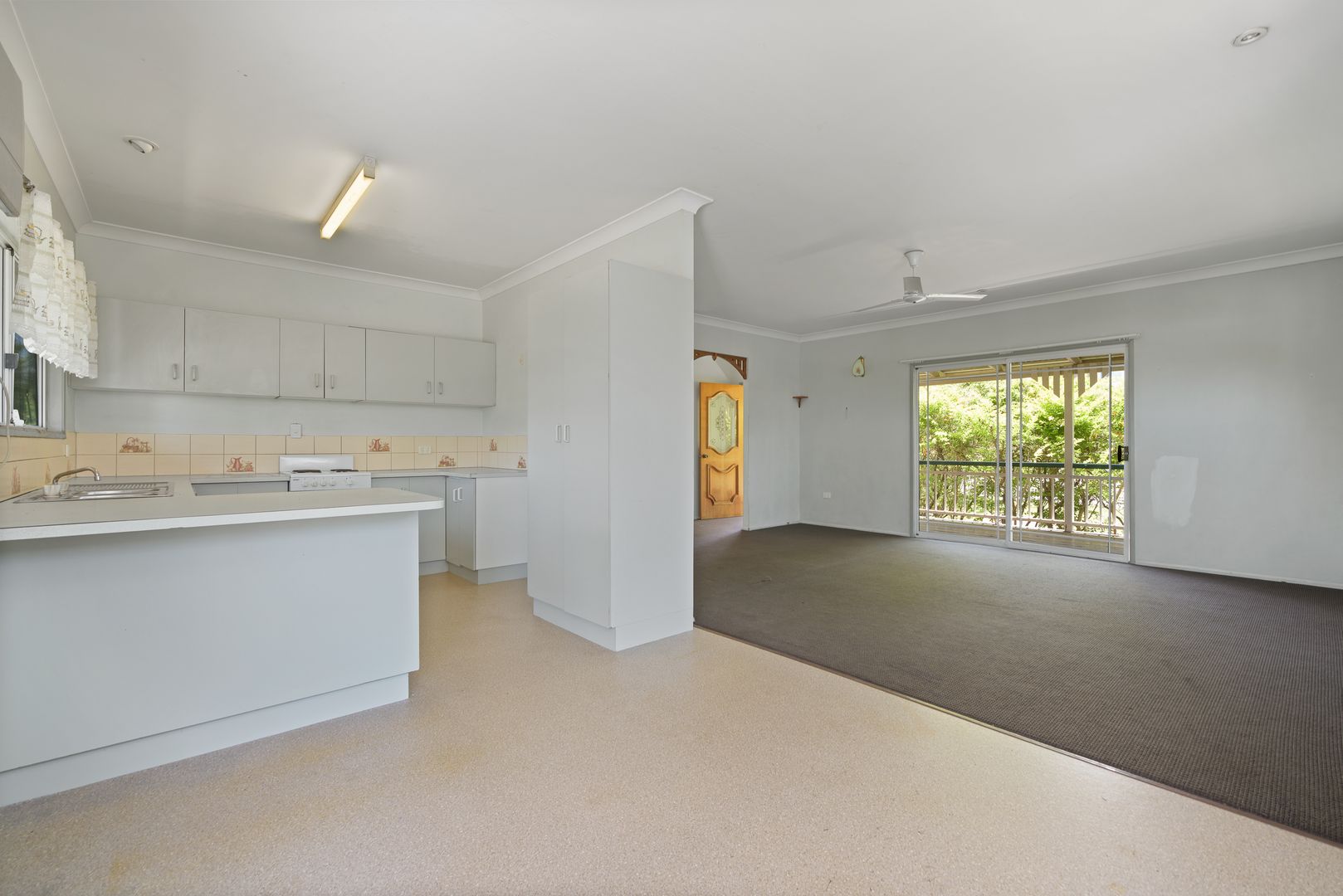 24 Satinay Street, New Auckland QLD 4680, Image 2