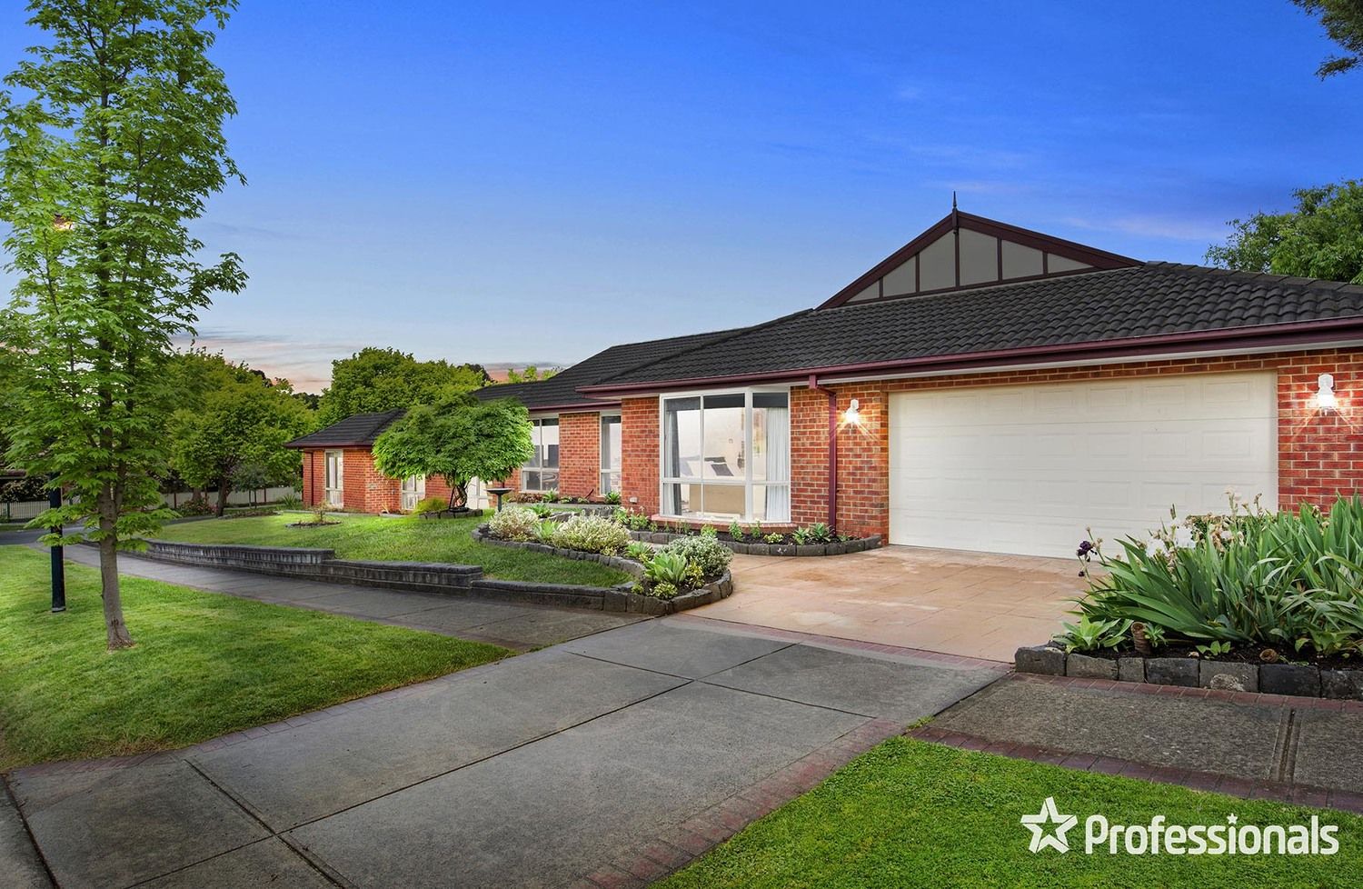 21 Goldentree Drive, Chirnside Park VIC 3116, Image 2