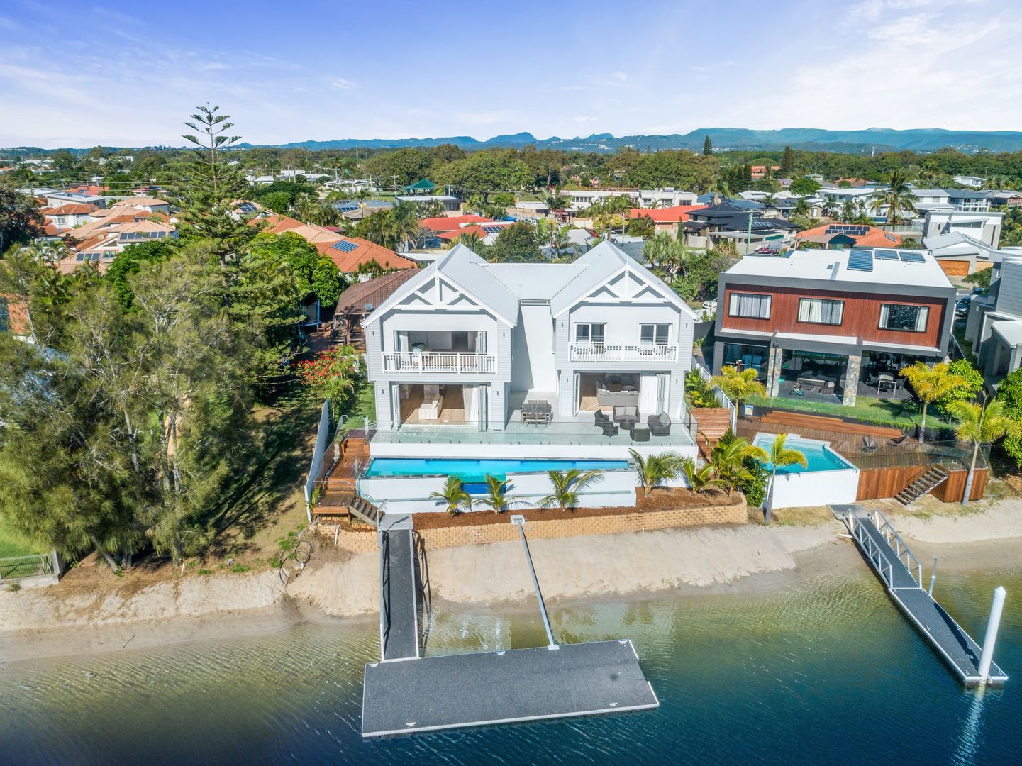 1 Rudder Court, Mermaid Waters Property History & Address Research