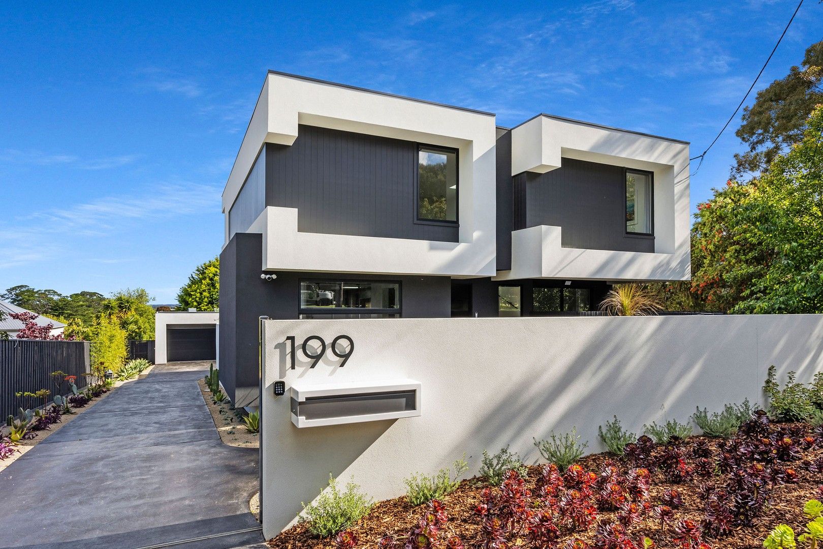 4 bedrooms House in 199 Barkly Street MORNINGTON VIC, 3931