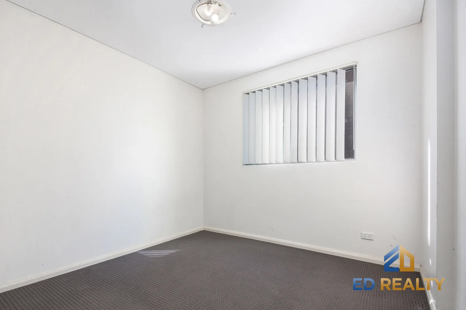 Spacious Two-Bedroom Apartment with Convenient Location - View 6