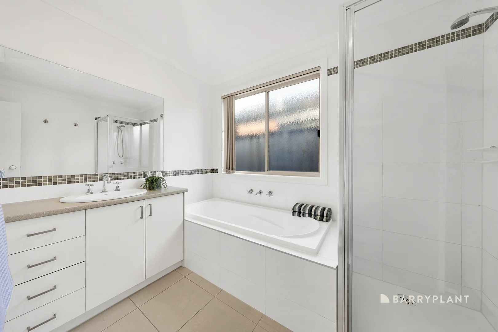 Additional image 10 of 16 Jezwing Avenue, South Morang VIC 3752