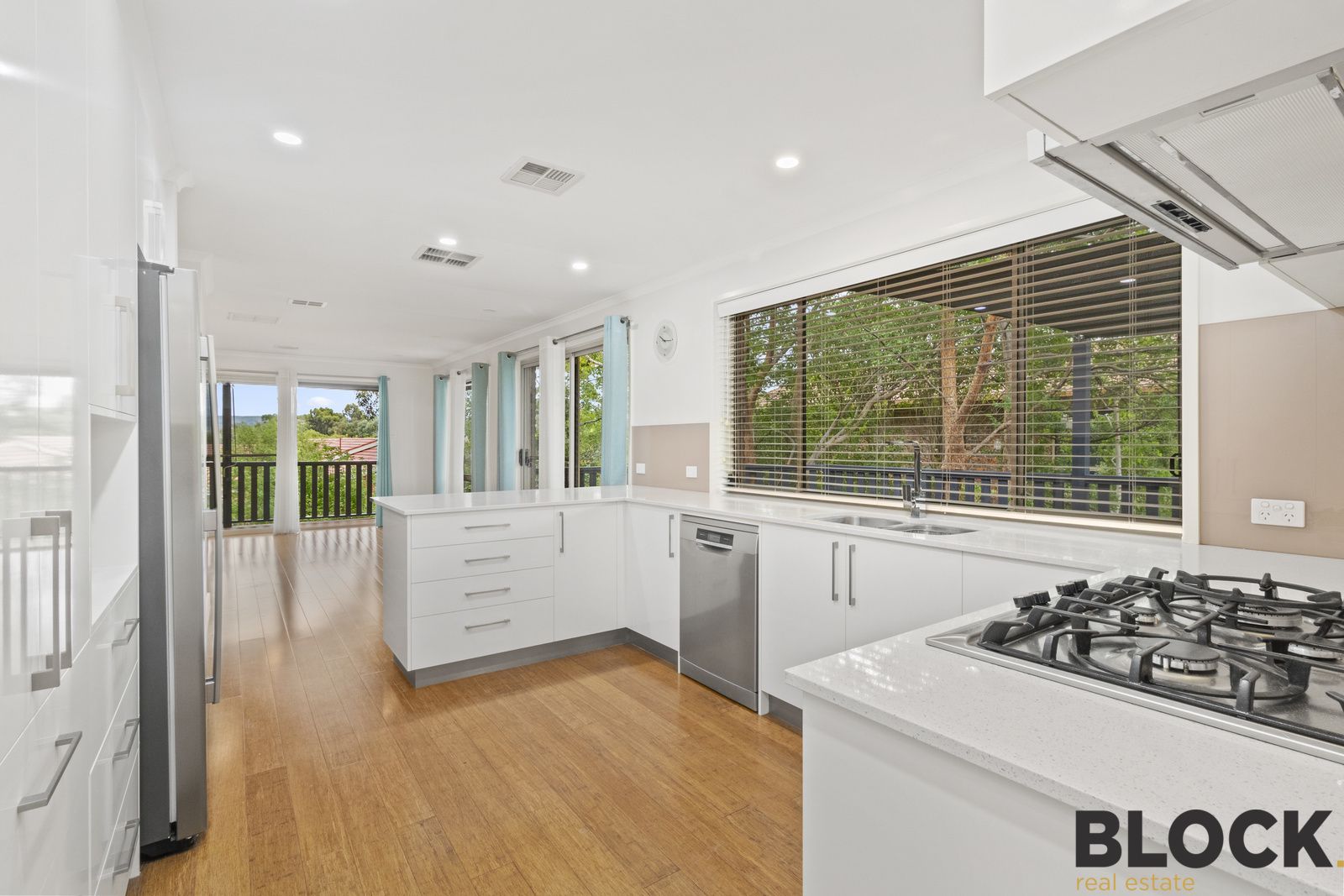 5 bedrooms House in 17 Michael Holt Crescent GORDON ACT, 2906