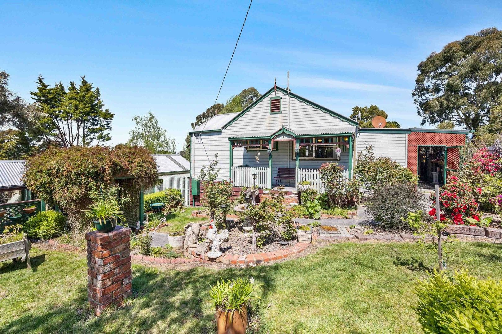 2 bedrooms House in 4 Odonnell Street GORDON VIC, 3345