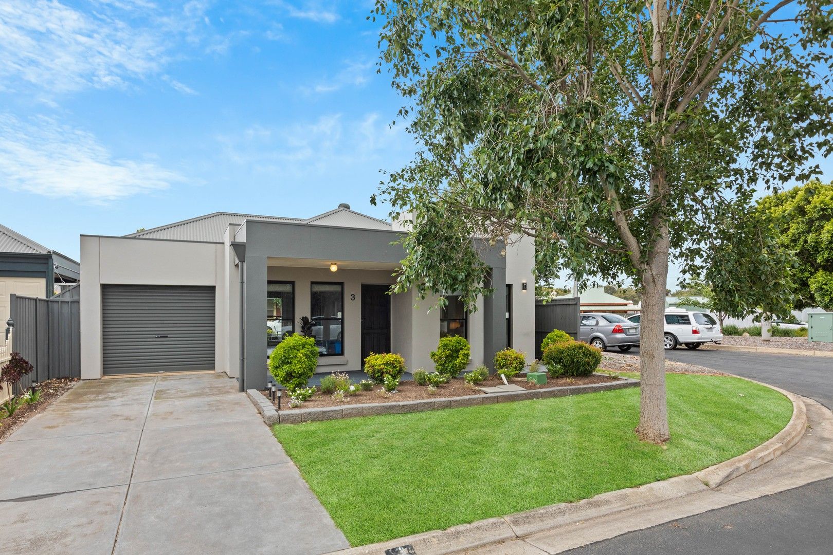 3 bedrooms House in 3 Poplar Court MAWSON LAKES SA, 5095