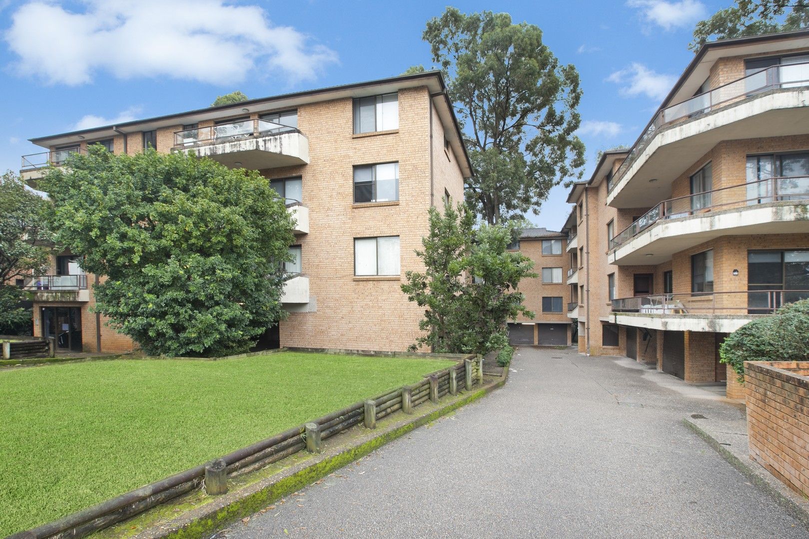 2 bedrooms Apartment / Unit / Flat in 14/6-10 Railway Parade WESTMEAD NSW, 2145