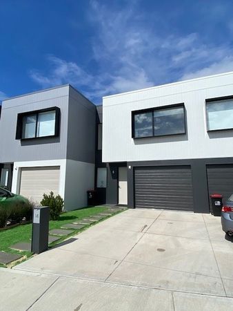 3 bedrooms Townhouse in 14 Brygee Close SUNSHINE NORTH VIC, 3020