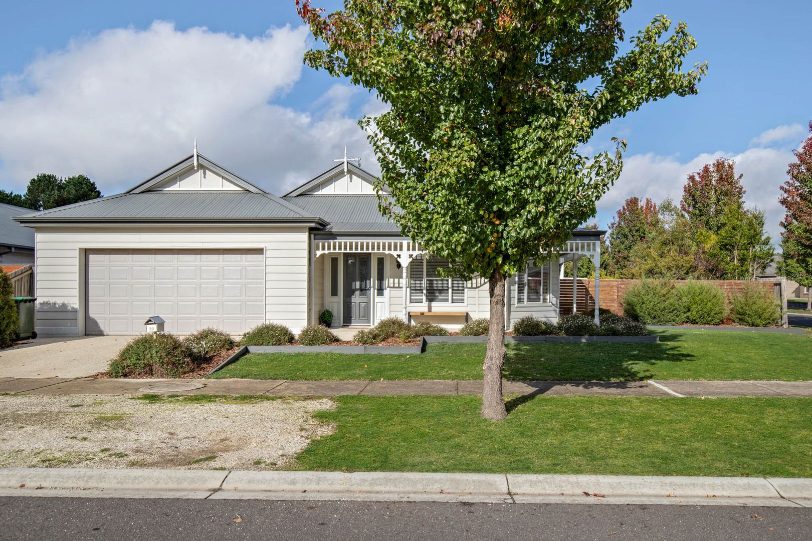 39 Vancleve Crescent, Gisborne VIC 3437, Image 2