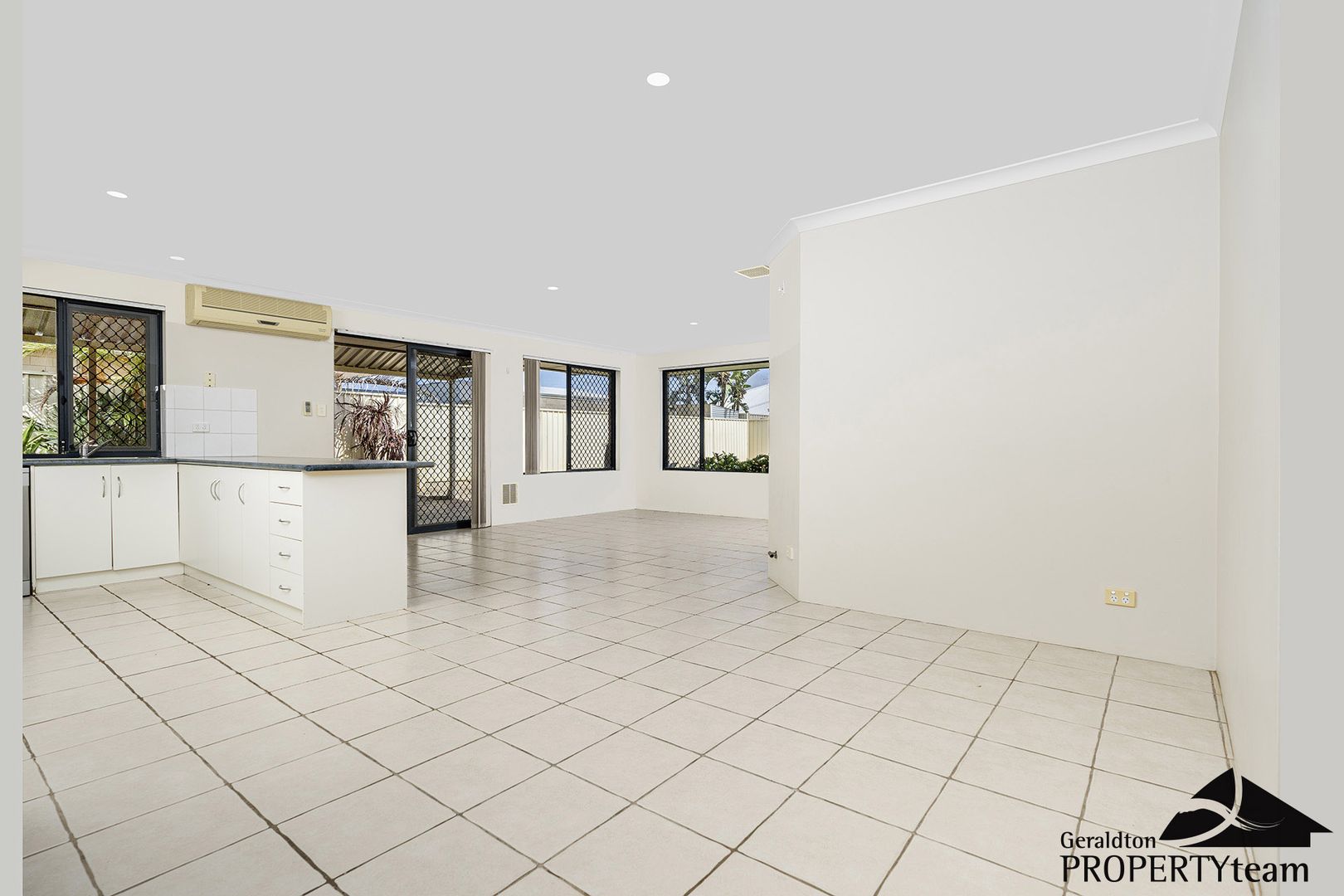 22 Portside Road, Drummond Cove WA 6532, Image 2