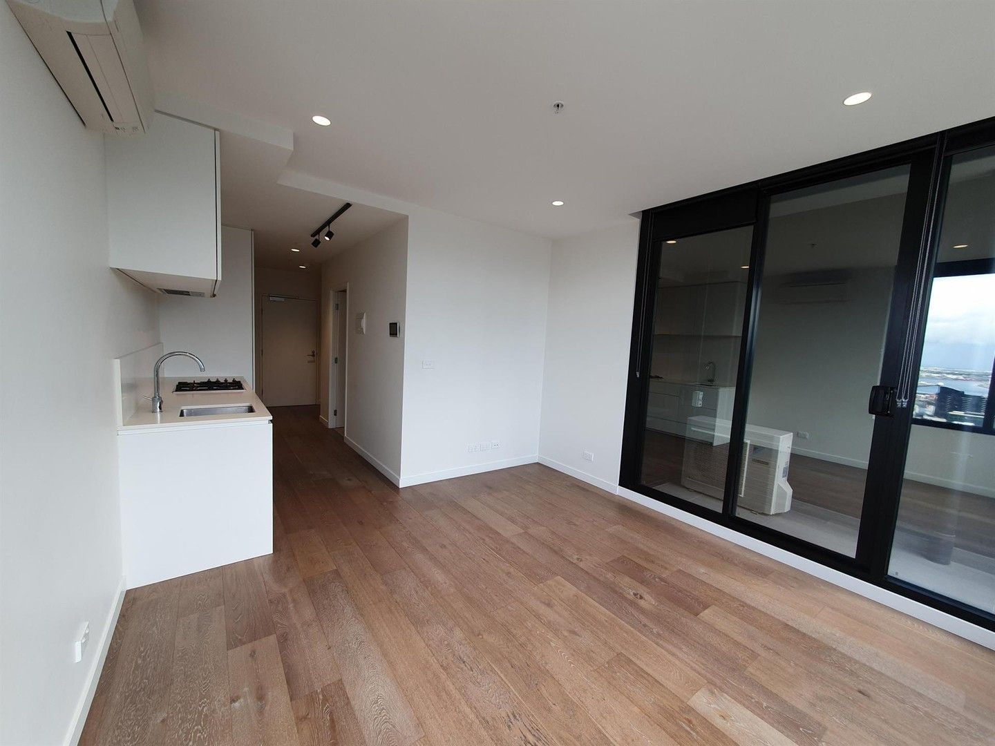 1 bedrooms Apartment / Unit / Flat in 2802/65 Dudley Street WEST MELBOURNE VIC, 3003