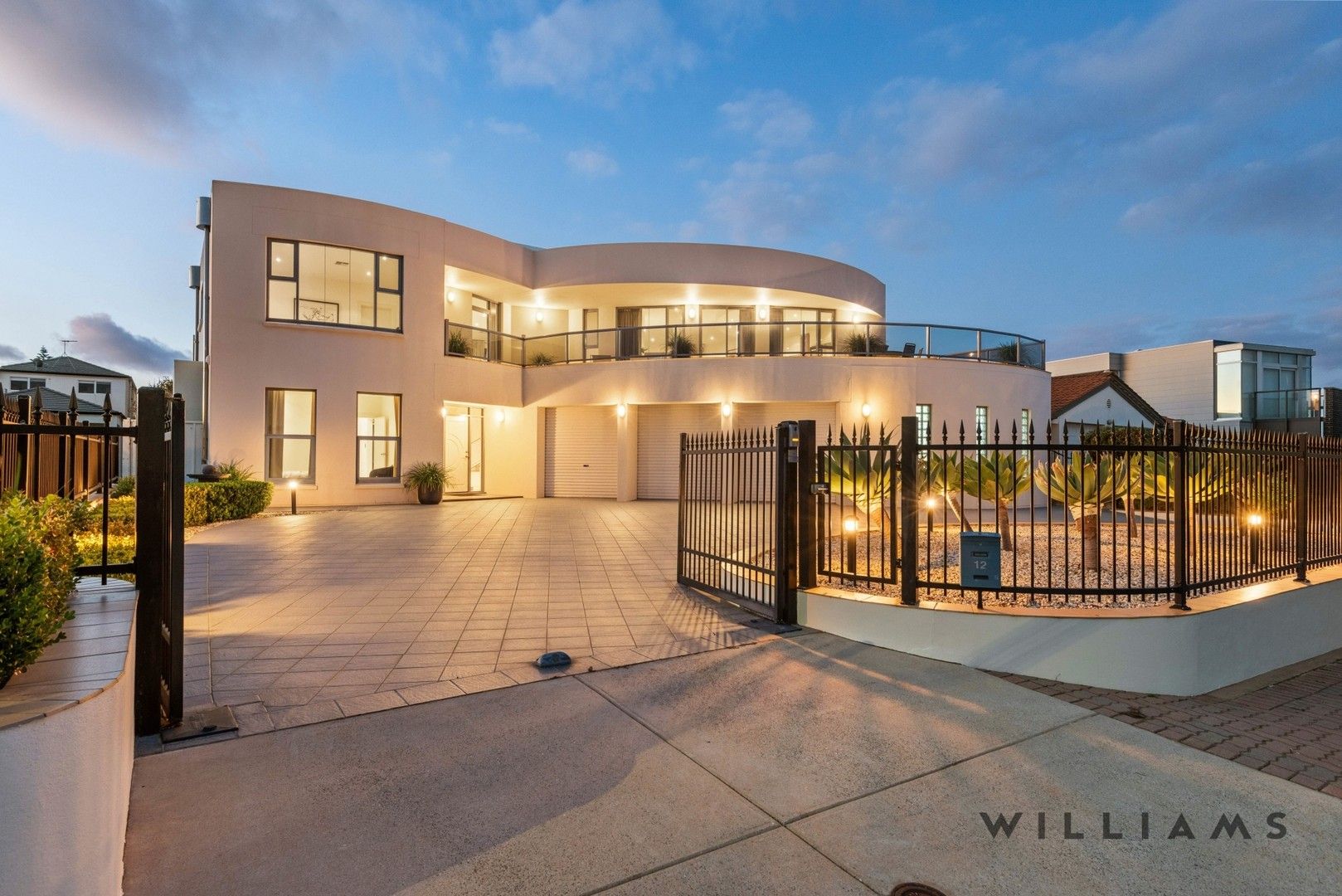 6 bedrooms House in 12 Stanhope Street WEST BEACH SA, 5024