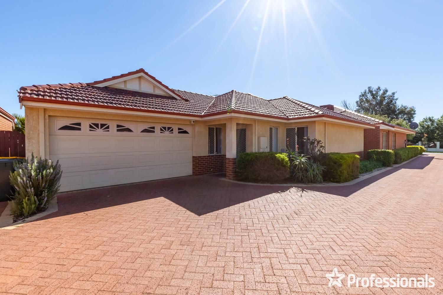 3 bedrooms House in 115B Star Street CARLISLE WA, 6101