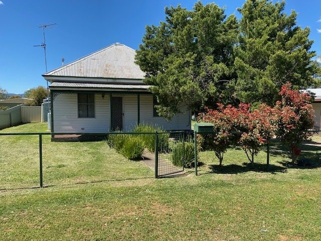 4 bedrooms House in 15 Centre Street QUIRINDI NSW, 2343