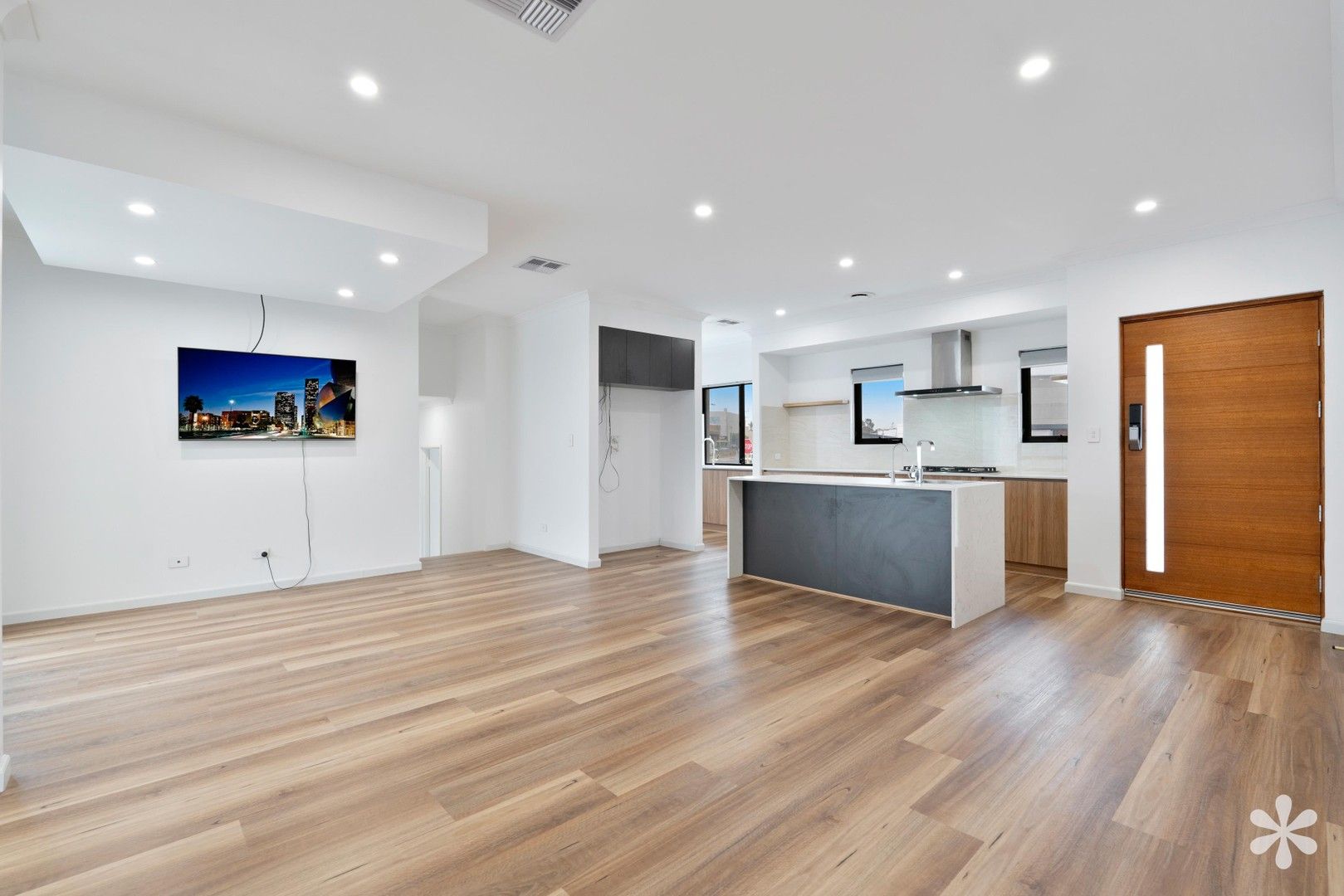 4 bedrooms House in 61 Clavering Road BAYSWATER WA, 6053