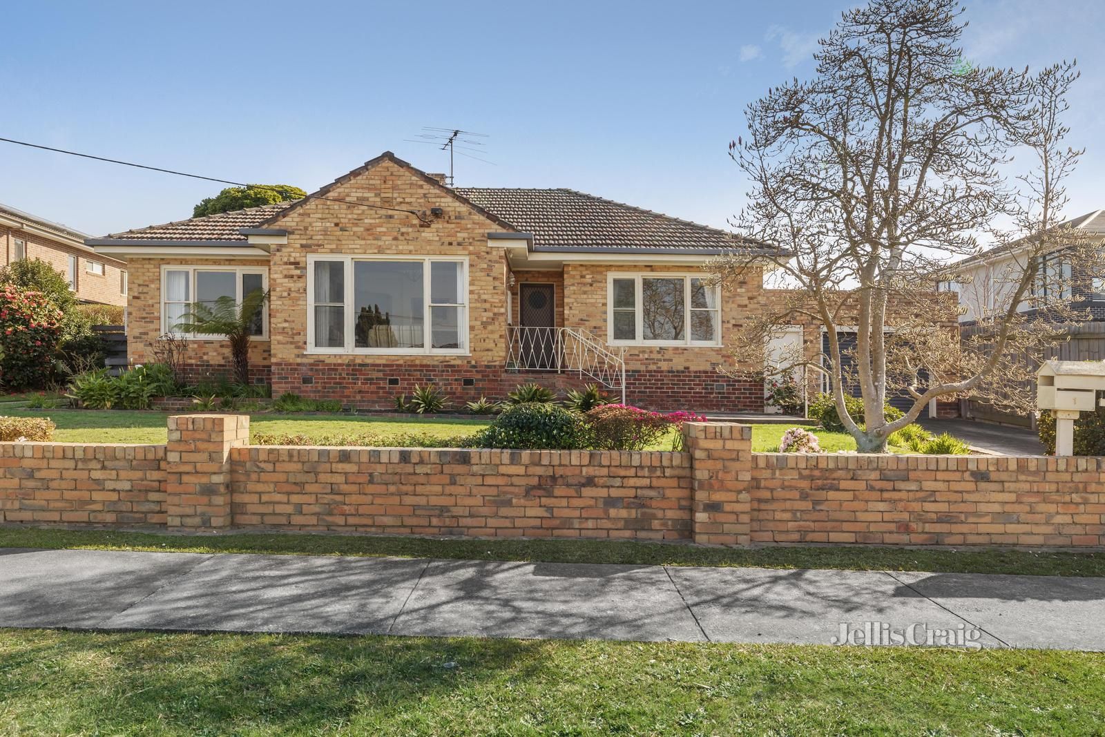 1 Goodin Grove, Glen Waverley VIC 3150, Image 2