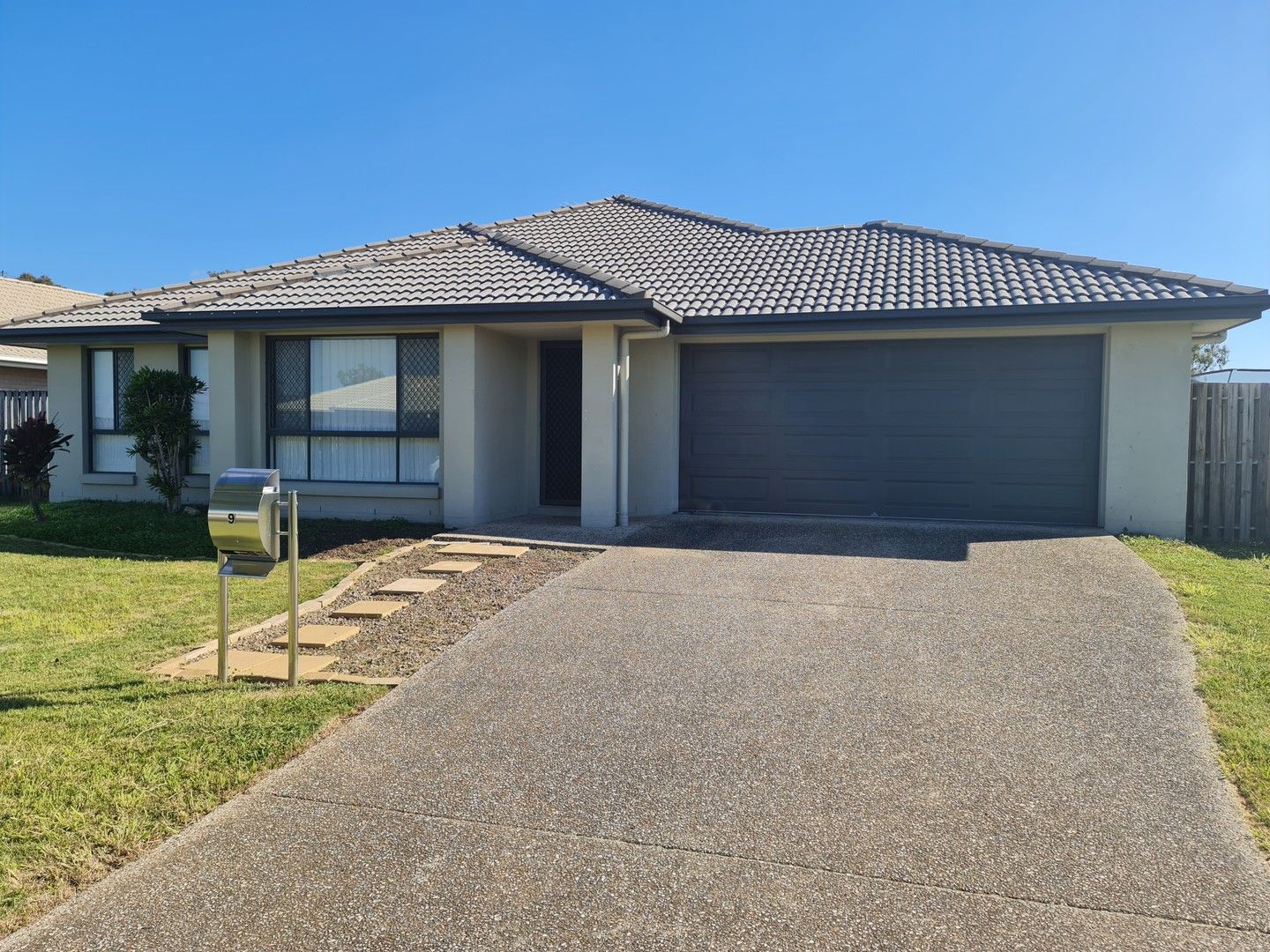 4 bedrooms House in 9 Lacewing St ROSEWOOD QLD, 4340