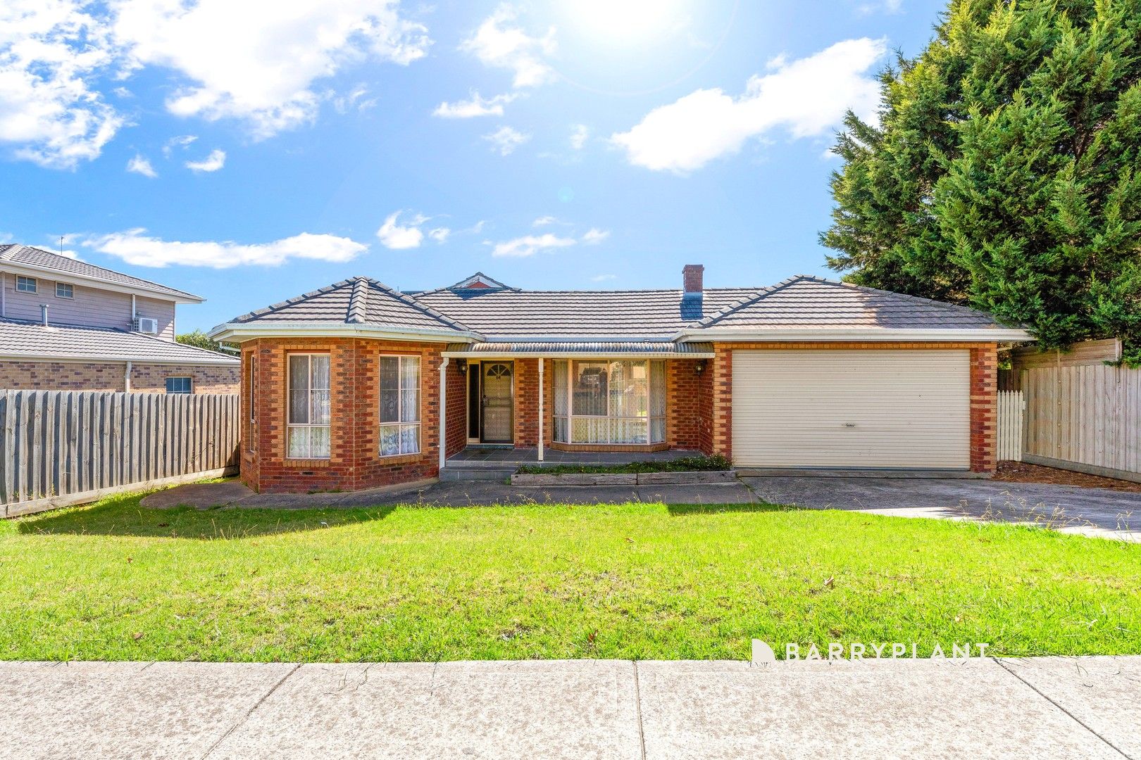 3 bedrooms House in 64 Golf Links Road BERWICK VIC, 3806